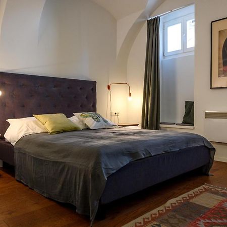 Swanky Old Town Apartment Загреб Екстериор снимка