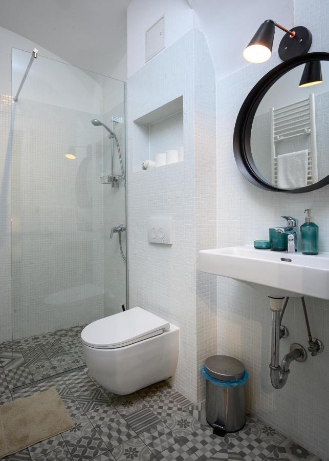 Swanky Old Town Apartment Загреб Екстериор снимка