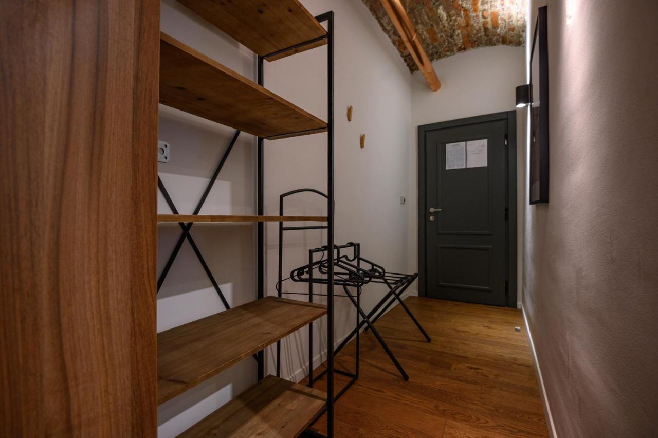 Swanky Old Town Apartment Загреб Екстериор снимка