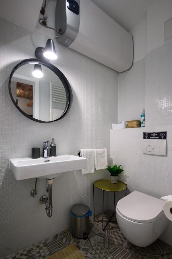 Swanky Old Town Apartment Загреб Екстериор снимка